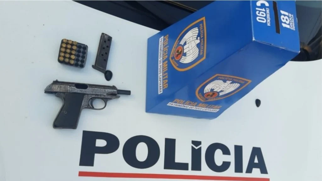 Arma utilizada no crime foi apreendida (PMMG/Divulgação)