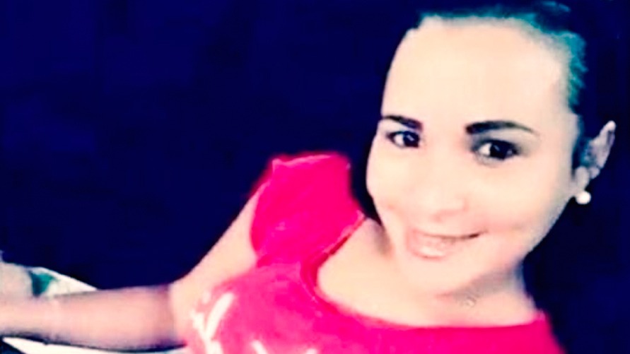 Adriana Torres Amaral de 29 anos não resistiu aos ferimentos e morreu no local | Divulgação