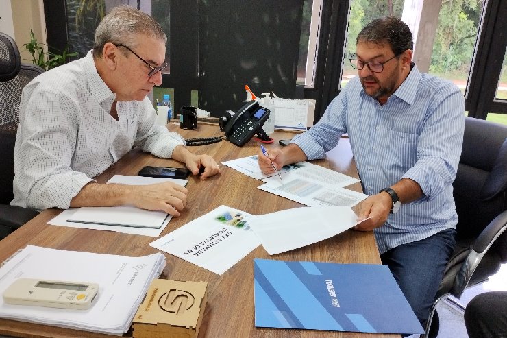 Deputado Paulo Corrêa se reuniu com o presidente da Fiems, Sérgio Longen, para discutir detalhes do projeto
