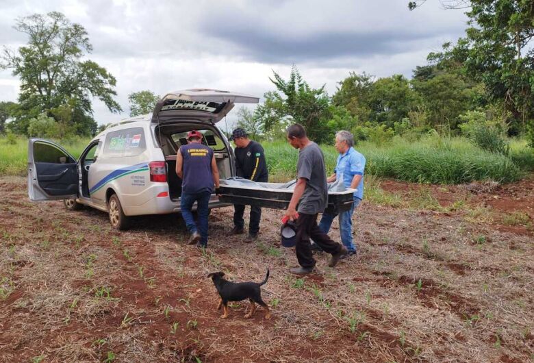 homem encnntrado morto na aldeia Bororó, em Dourados - Crédito: Osvaldo Duarte / Dourados News