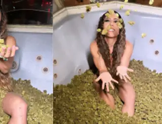 Mulher Melão posa em bacia de maconha e faz apelo para uso medicinal: "Agora sou a Mulher Cannabis"