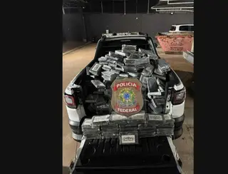 Motorista é preso com quase meia tonelada de cocaína em caminhão parado em posto em MS