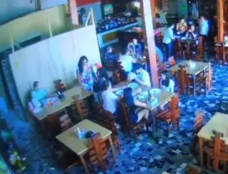 Vídeo: veja momento em que garçom mata vereador e esfaqueia duas pessoas em restaurante 