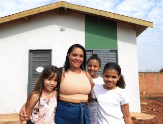 Entrega de casas no José Tavares e Talismã marca recomeço na vida de famílias