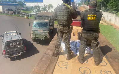 DOF recupera caminhão com carga milionária de cigarros na região de fronteira